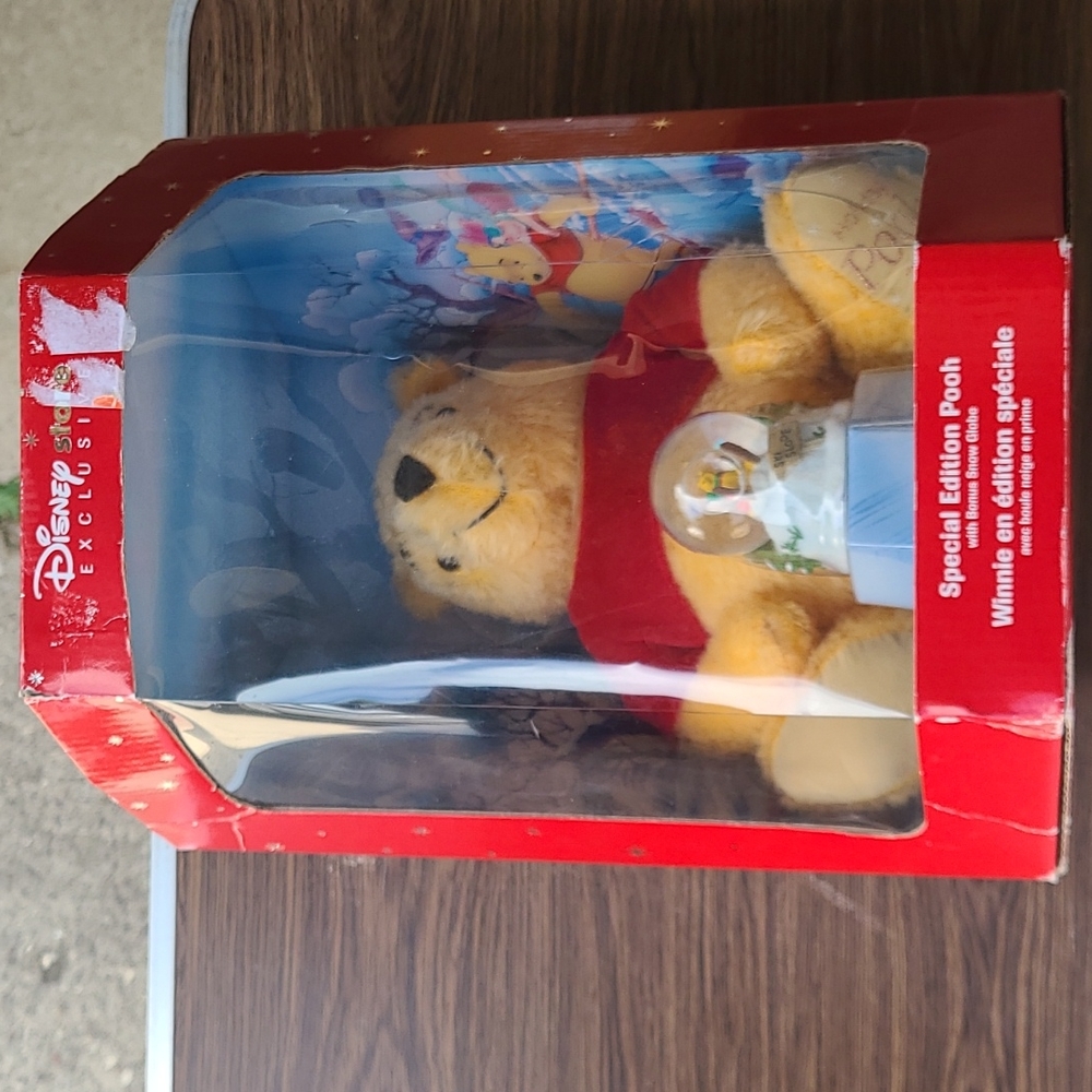 Special Edition Pooh with snow globe
